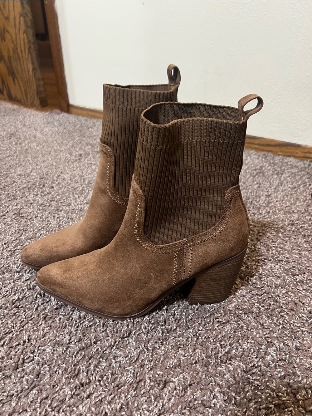 Universal Thread Kinley faux suede pull-on ankle boots | 9.5